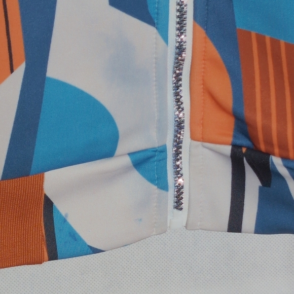 Silversilk L Wolf Zipper Geometric Patterned Jacket - Picture 3 of 7